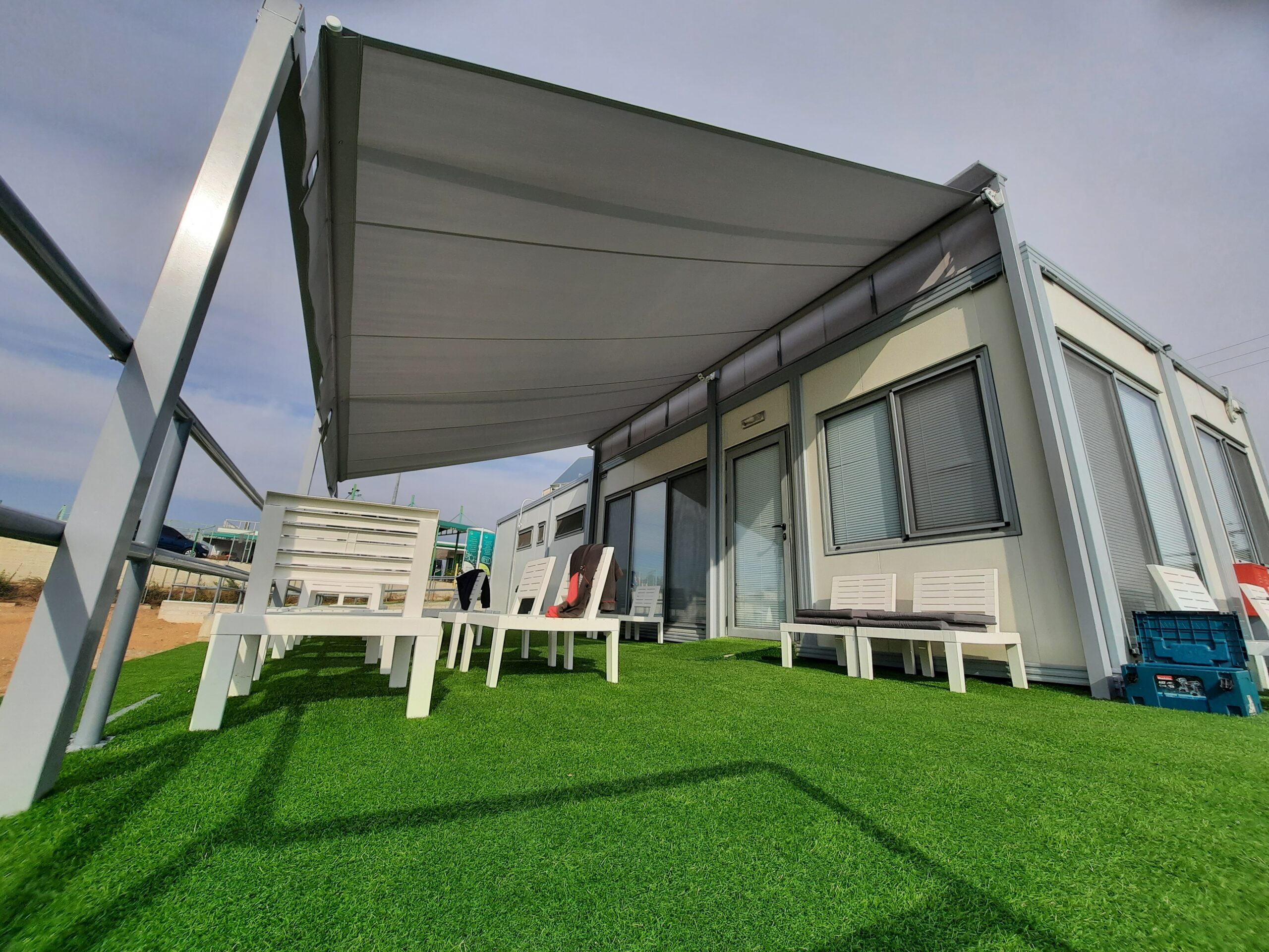 ΤεντοPlanet | Τέντες, Πέργκολες, Ζελατίνες, Καποτίνες | Υφασμάτινες, Μεταλλικές, Ηλεκτροκίνητες | Τοποθέτηση, Επισκευή, Συντήρηση | Θεσσαλονίκη | Tentoplanet.gr