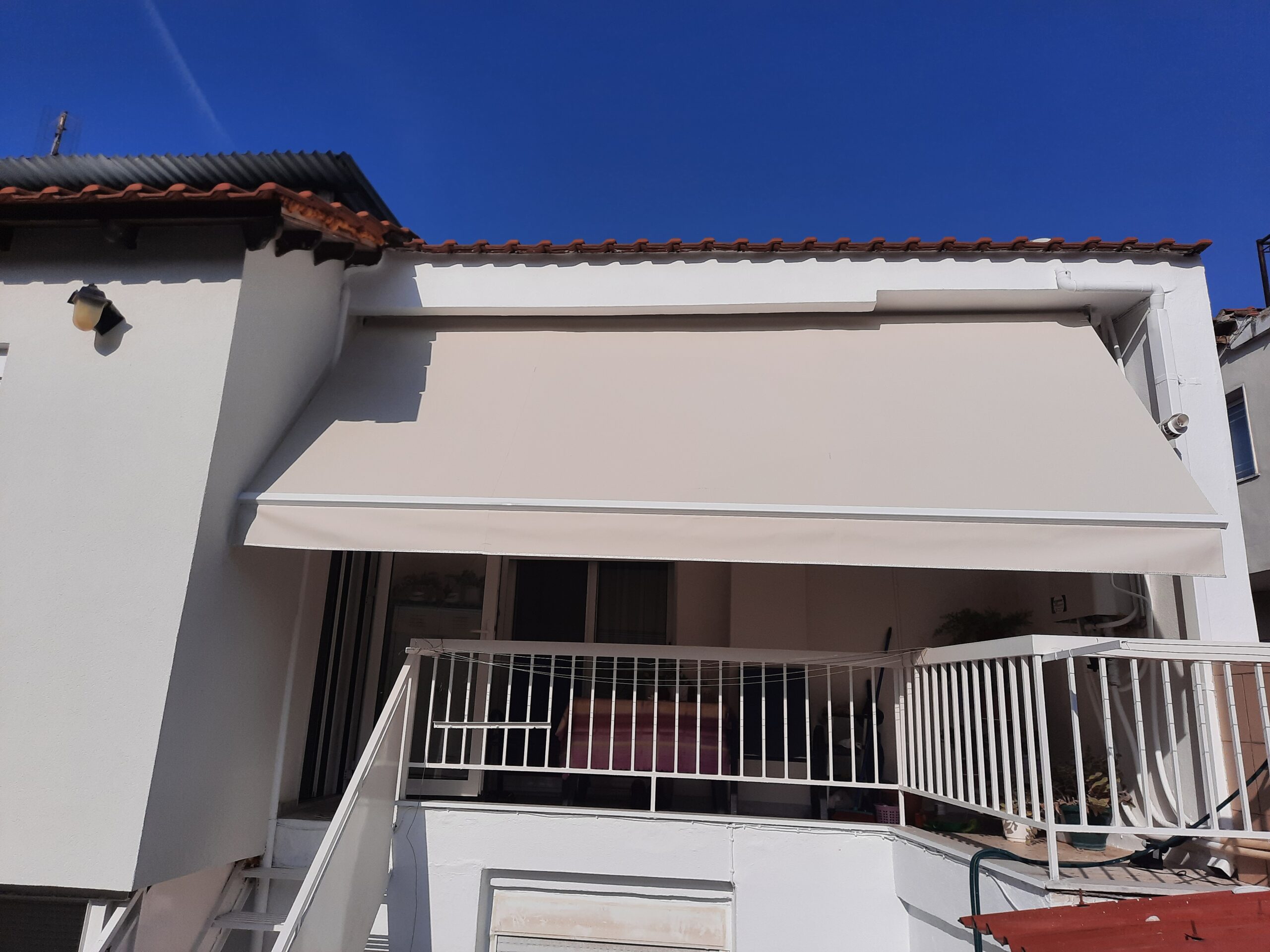 ΤεντοPlanet | Τέντες, Πέργκολες, Ζελατίνες, Καποτίνες | Υφασμάτινες, Μεταλλικές, Ηλεκτροκίνητες | Τοποθέτηση, Επισκευή, Συντήρηση | Θεσσαλονίκη | Tentoplanet.gr