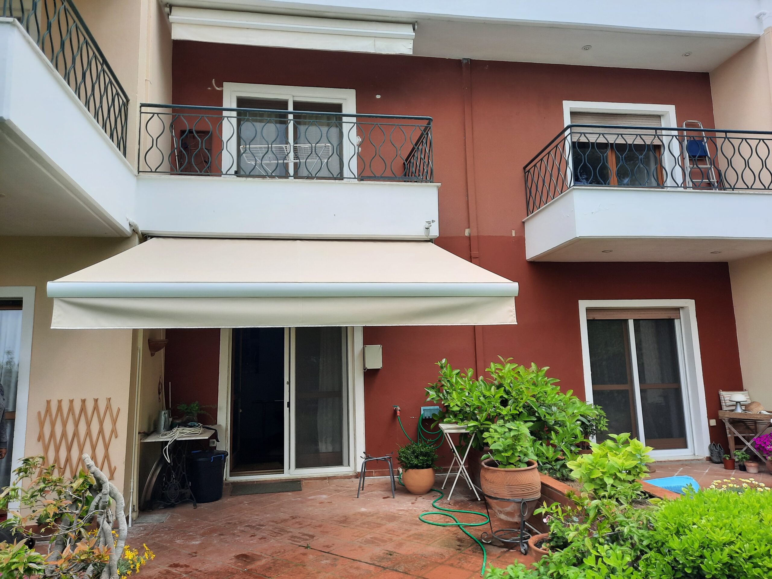 ΤεντοPlanet | Τέντες, Πέργκολες, Ζελατίνες, Καποτίνες | Υφασμάτινες, Μεταλλικές, Ηλεκτροκίνητες | Τοποθέτηση, Επισκευή, Συντήρηση | Θεσσαλονίκη | Tentoplanet.gr