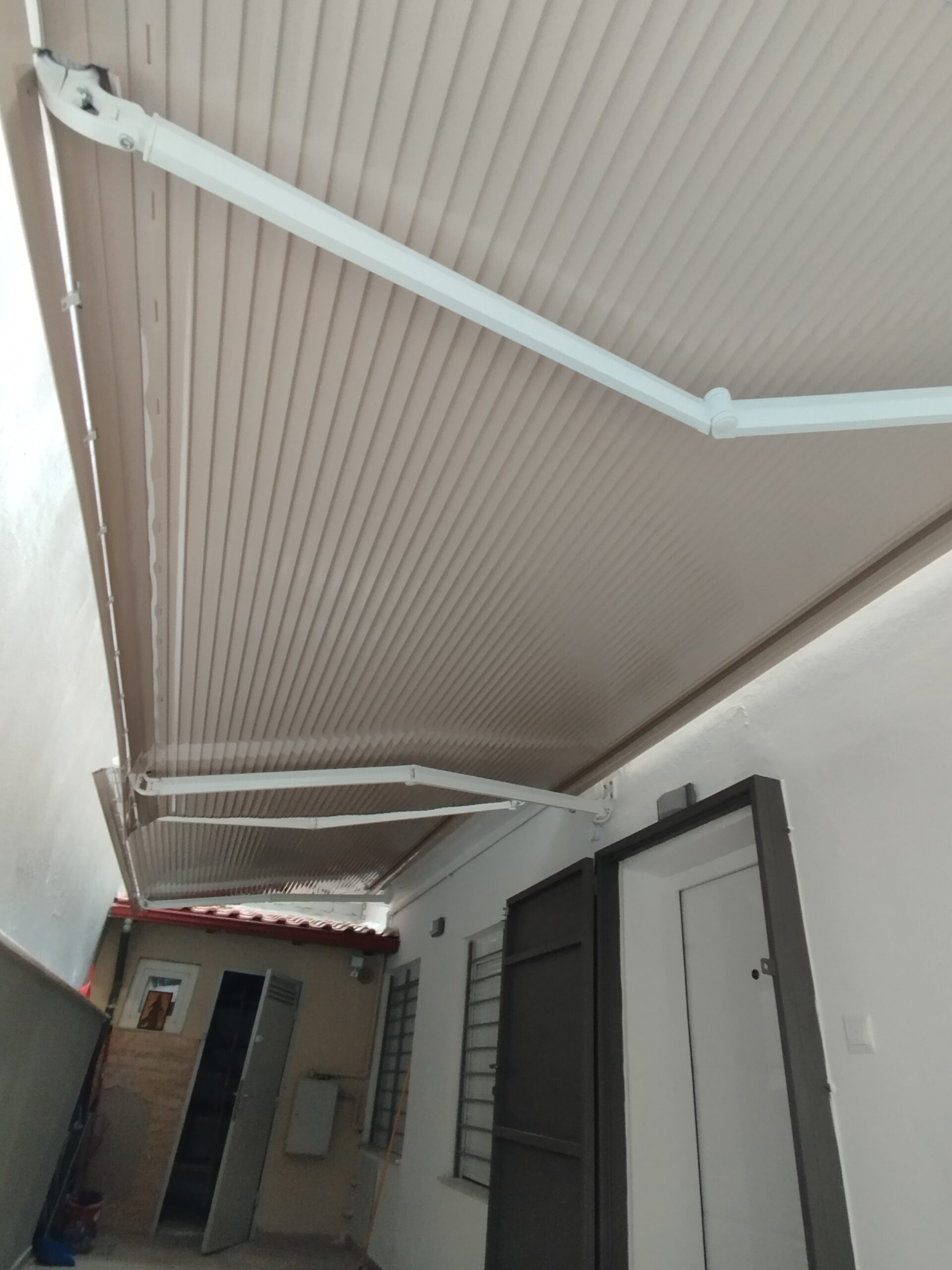 ΤεντοPlanet | Τέντες, Πέργκολες, Ζελατίνες, Καποτίνες | Υφασμάτινες, Μεταλλικές, Ηλεκτροκίνητες | Τοποθέτηση, Επισκευή, Συντήρηση | Θεσσαλονίκη | Tentoplanet.gr