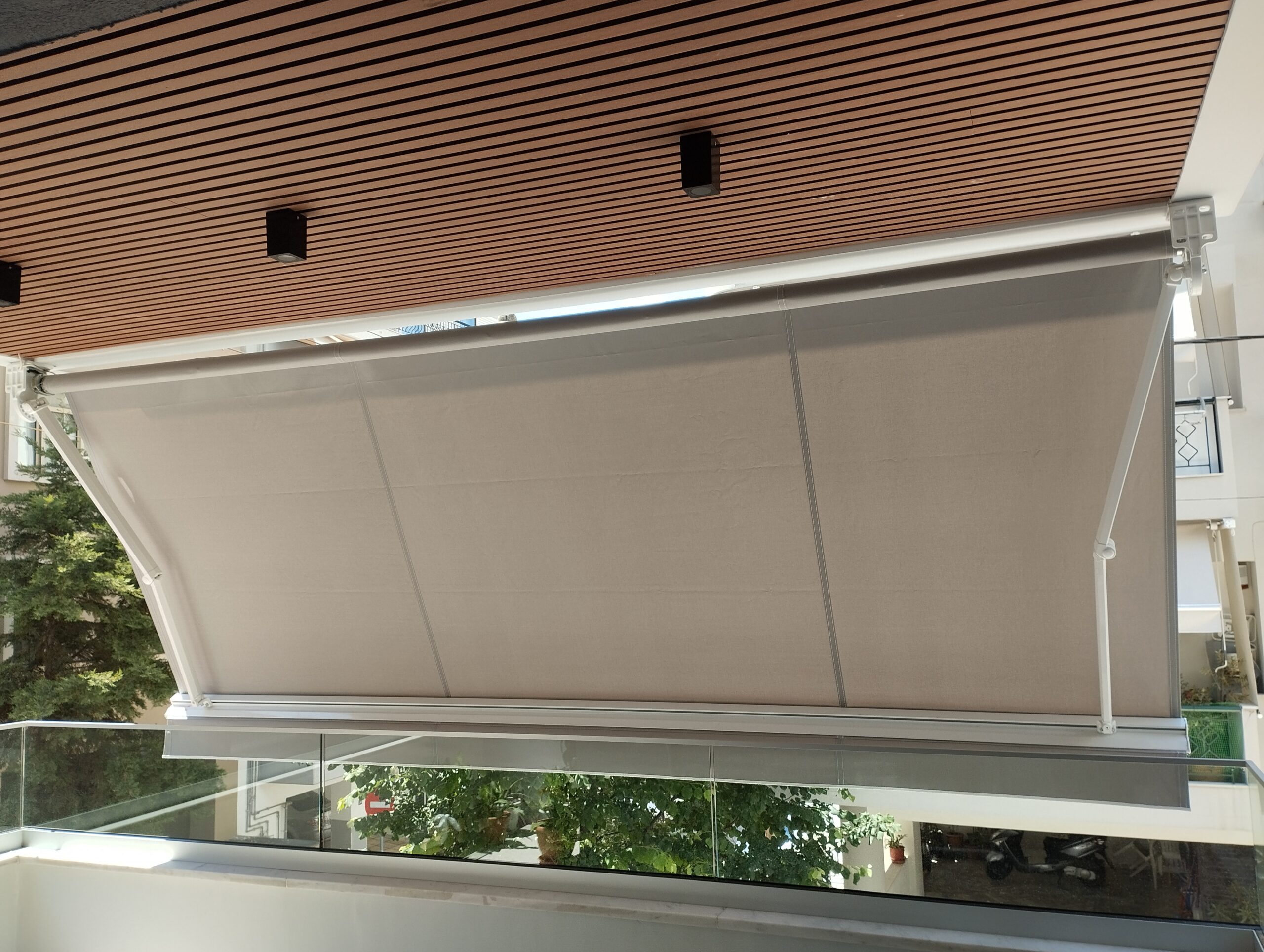 ΤεντοPlanet | Τέντες, Πέργκολες, Ζελατίνες, Καποτίνες | Υφασμάτινες, Μεταλλικές, Ηλεκτροκίνητες | Τοποθέτηση, Επισκευή, Συντήρηση | Θεσσαλονίκη | Tentoplanet.gr