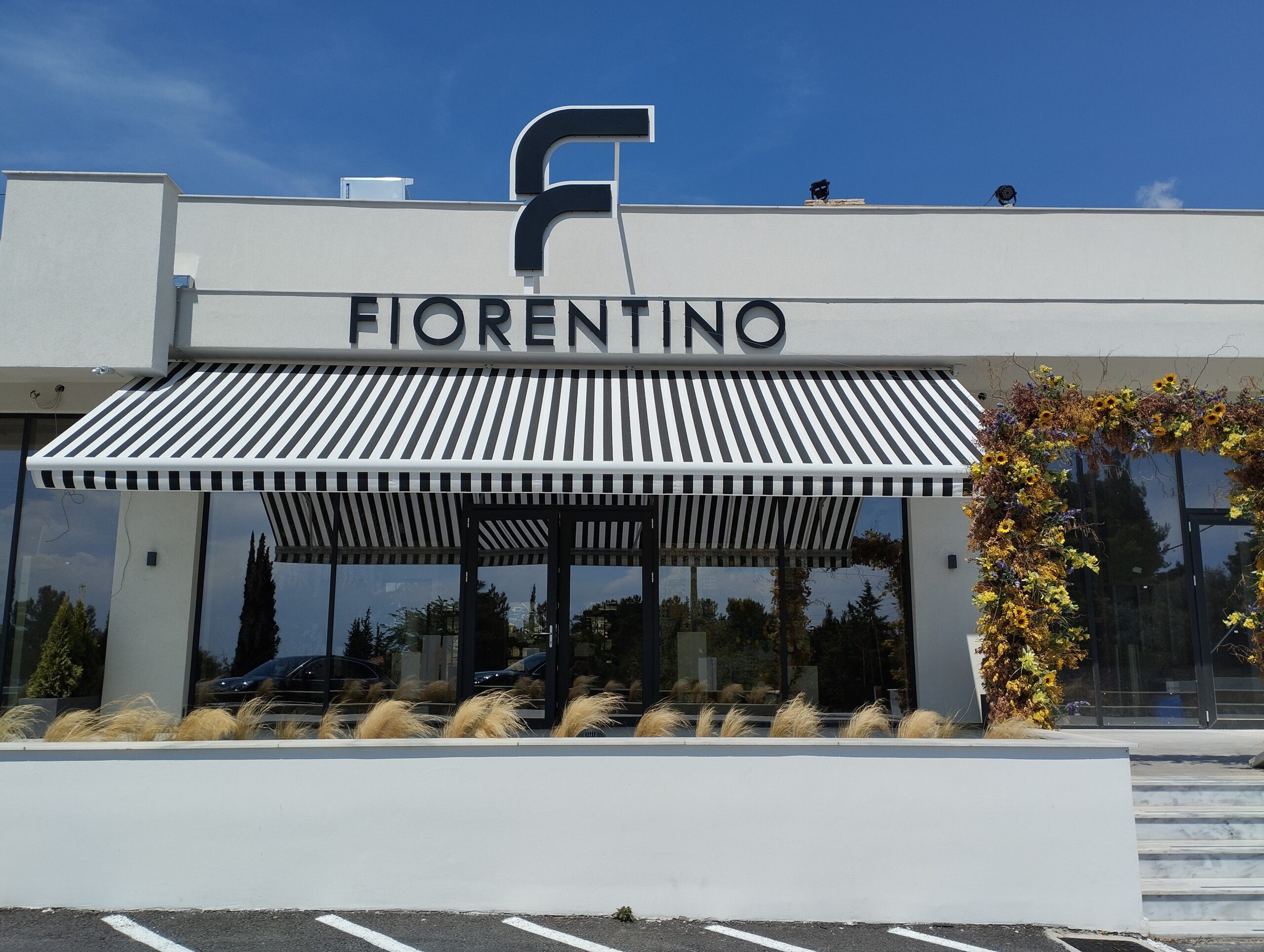 ΤεντοPlanet | Τέντες, Πέργκολες, Ζελατίνες, Καποτίνες | Υφασμάτινες, Μεταλλικές, Ηλεκτροκίνητες | Τοποθέτηση, Επισκευή, Συντήρηση | Θεσσαλονίκη | Tentoplanet.gr