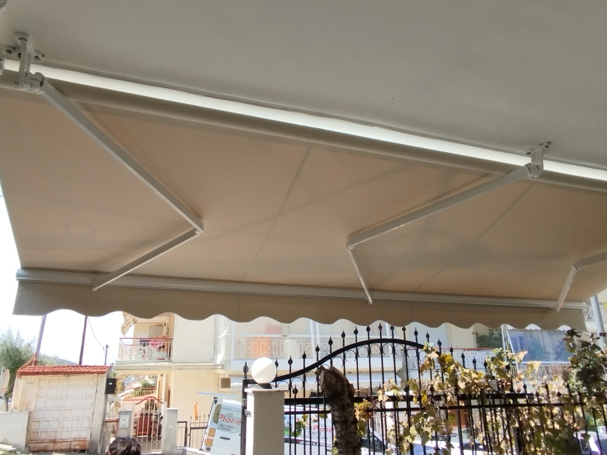 ΤεντοPlanet | Τέντες, Πέργκολες, Ζελατίνες, Καποτίνες | Υφασμάτινες, Μεταλλικές, Ηλεκτροκίνητες | Τοποθέτηση, Επισκευή, Συντήρηση | Θεσσαλονίκη | Tentoplanet.gr