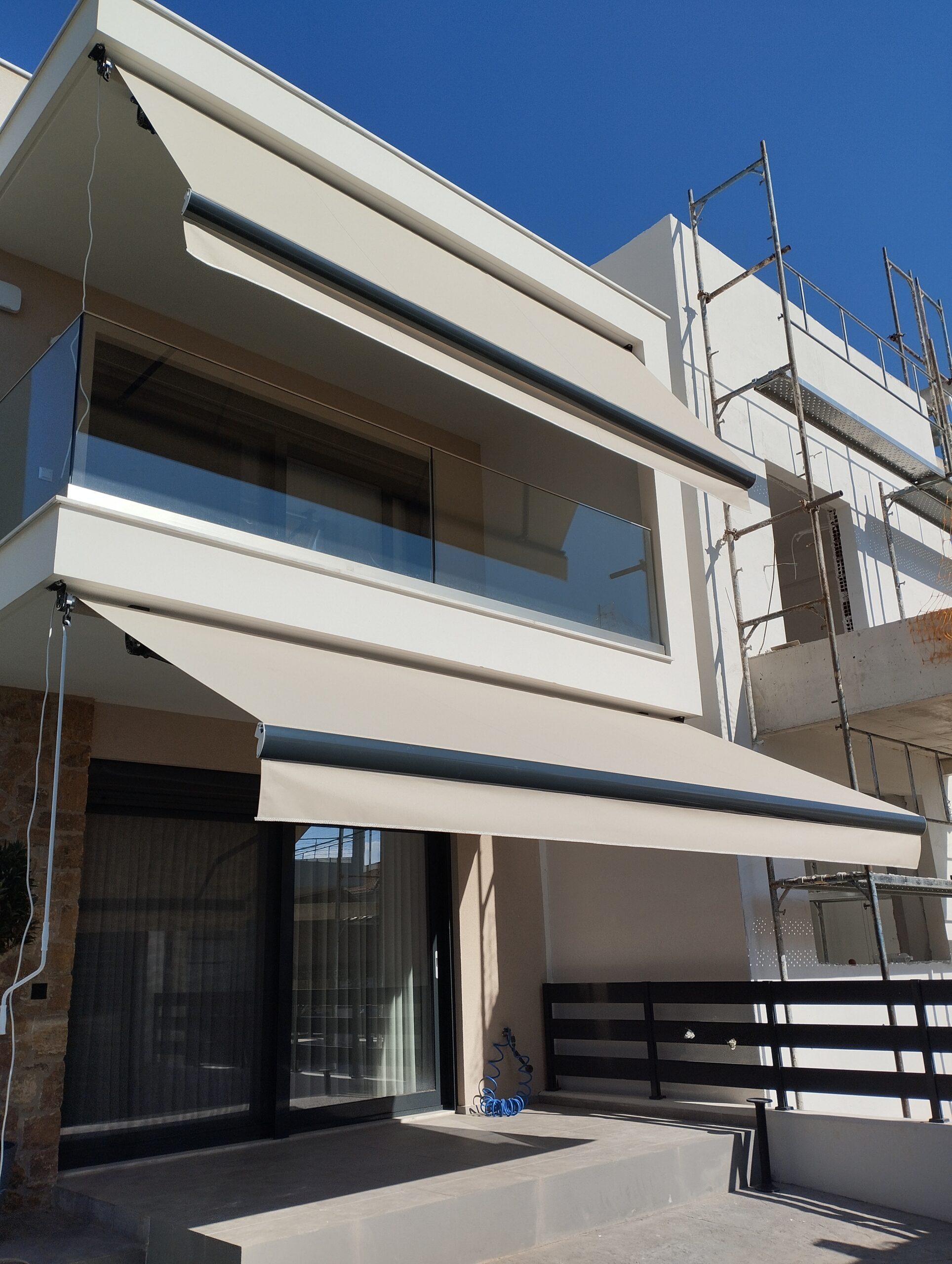 ΤεντοPlanet | Τέντες, Πέργκολες, Ζελατίνες, Καποτίνες | Υφασμάτινες, Μεταλλικές, Ηλεκτροκίνητες | Τοποθέτηση, Επισκευή, Συντήρηση | Θεσσαλονίκη | Tentoplanet.gr